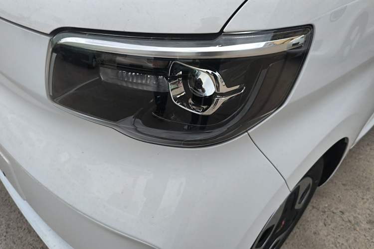 Used Wuling Zhiguang New Energy 2025 Model 305km Ambitious Edition Left Front Headlight