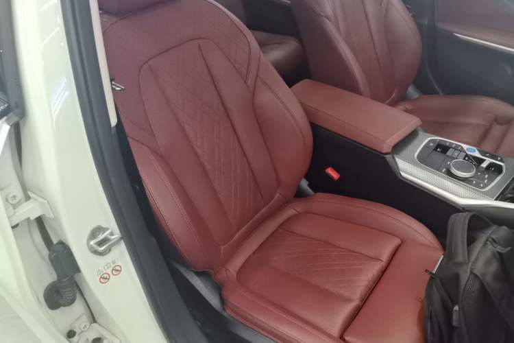 Used BMW i3 2023 eDrive 40 L Midnight Edition
