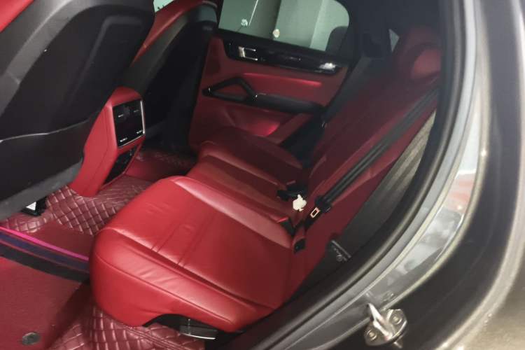 Used Porsche Cayenne E-Hybrid 2020 Cayenne E-Hybrid Coupé 2.0T Left Rear Seat