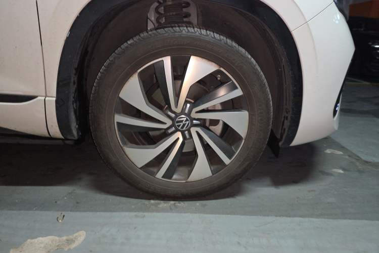 Used Volkswagen Tayron X 2024 330TSI Two-Wheel-Drive Prestige High-Energy Edition Right Front Wheel Hub