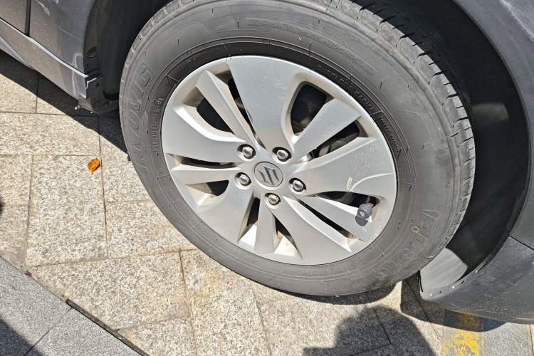 Used Suzuki S-Cross 2014 1.6L CVT Two-Wheel Drive Entry Model
