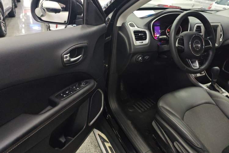 Used Jeep Compass 2020 220T Automatic Leading Edition