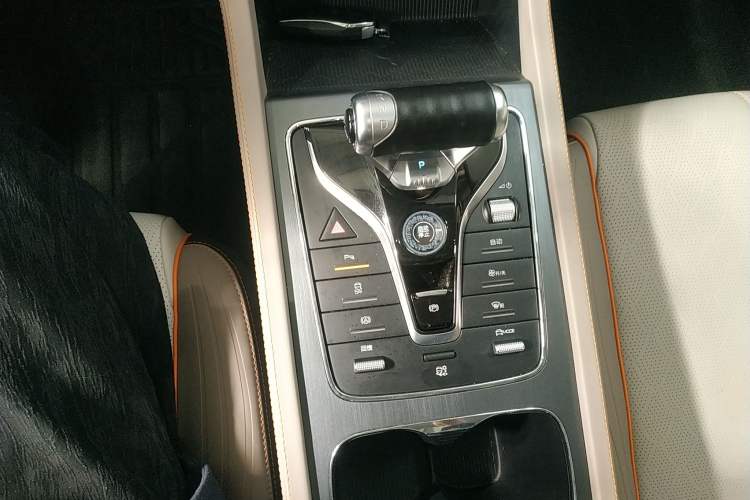 Used BYD Yuan PLUS 2024 Honor Edition 430KM Beyond Model Gear Lever