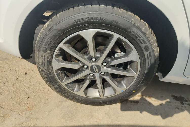 Used Chery Arrizo 5 2025 Excellence Version 1.5L Manual Fashion Edition
