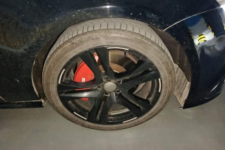 Used Audi A7 2017 50 TFSI quattro Comfort Model Right Front Wheel Hub
