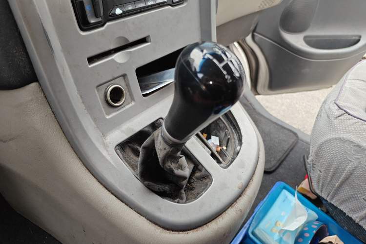 Used Jinbei Grace 2015 2.0L Classic Edition Standard Model Long Wheelbase 7/9 Seats
