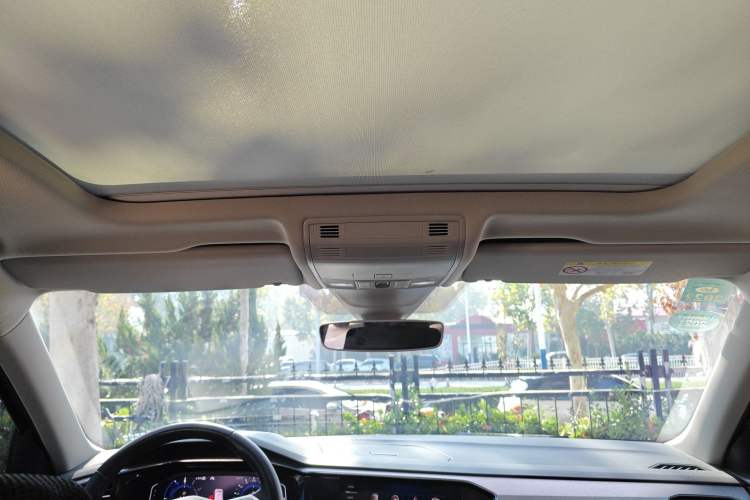 Used Volkswagen Tayron GTE Plug-in Hybrid 2020 1.4T Luxury Model Headliner