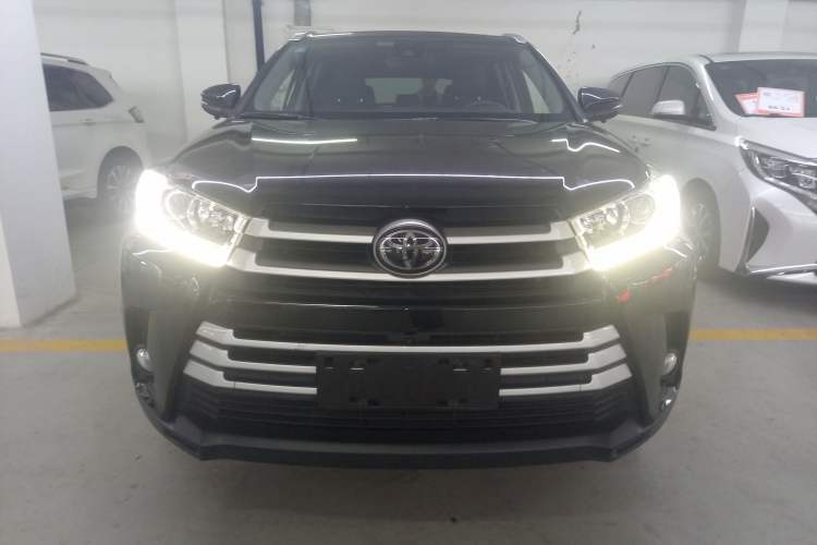 Used Toyota Highlander 2018 2.0T Four-Wheel Drive Luxury Version 7 Seats China VI Standard