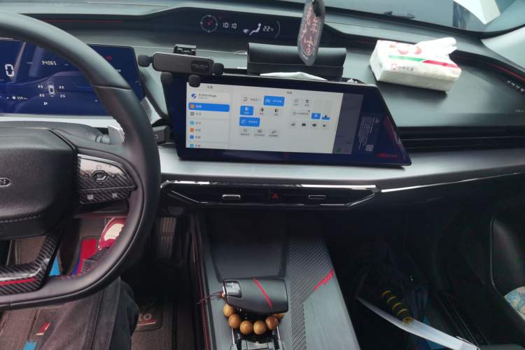 Used CHANGAN OSHAN Z6 2022 Blue Whale 1.5T DCT Luxury Model Audio And AC Panel