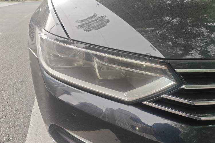 Used Volkswagen Magotan 2018 330TSI DSG Advanced Model Right Front Headlight