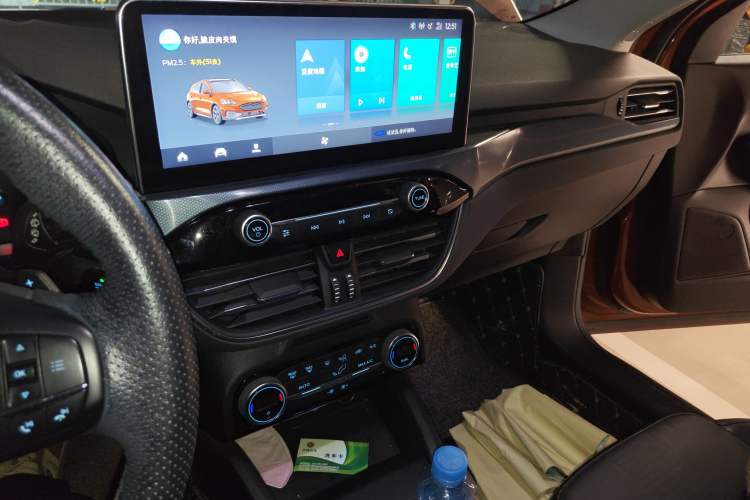 Used Ford Focus Active 2020 EcoBoost 180 Automatic Titanium Edition Audio And AC Panel