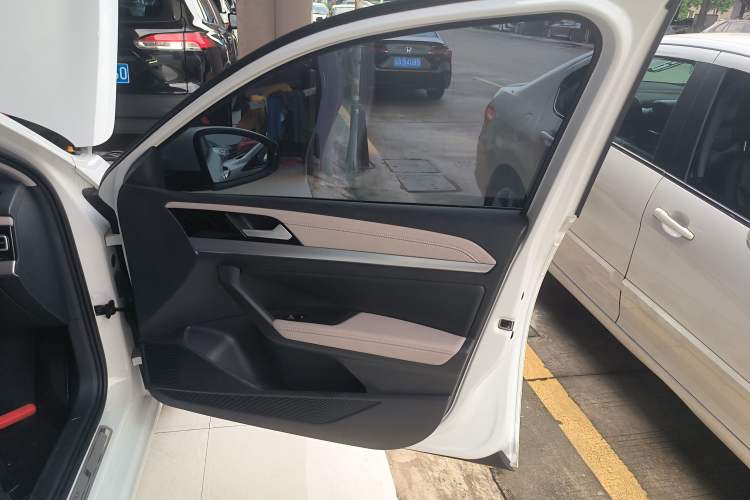 Used Volkswagen Lavida 2023 300TSI DSG Full-Comfort Edition