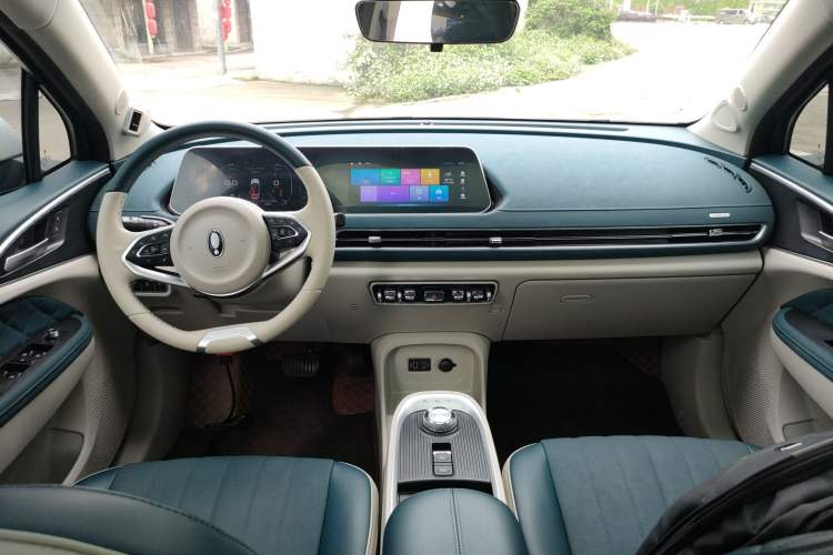 Used ORA Good Cat 2021 400km Standard Range Athena Edition Lithium Iron Phosphate Center Console