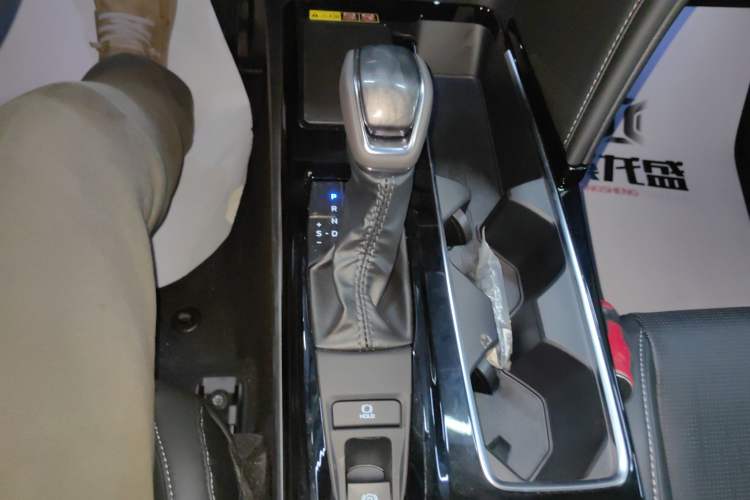 Used Toyota Camry 2024 Dual-Engine 2.5HG Prestige Edition