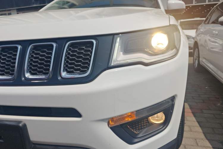 Used Jeep Compass 2017 200T Automatic Family Edition
