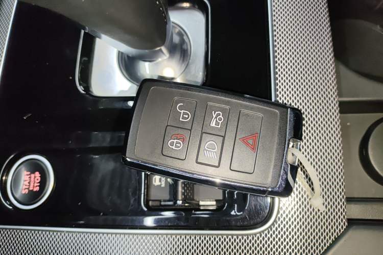 Used Jaguar XEL 2020 2.0T 200PS R-DYNAMIC Youth Sports Edition
