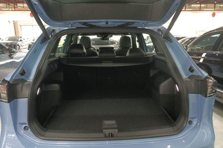 Used Volkswagen Tiguan L 2024 PRO 380TSI Four-Wheel Drive R-Line Prestige Edition Trunk