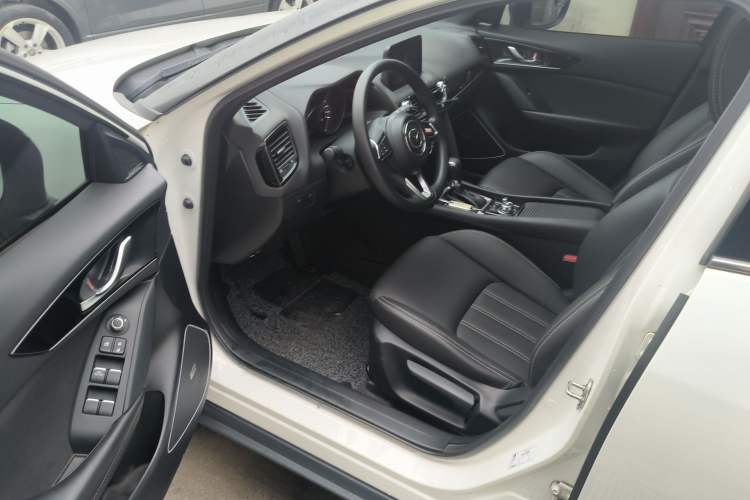 Used Mazda CX-4 2020 2.0L Automatic Two-Wheel Drive Blue Sky Dynamic Edition
