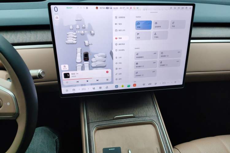 Used ONVO Luxeed L90 2025 Model—Ultra Six-Seater Version
