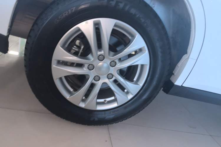 Used Haval M6 2019 1.5T DCT Two-Wheel Drive Elite Version China VI Standard Right Rear Wheel Hub