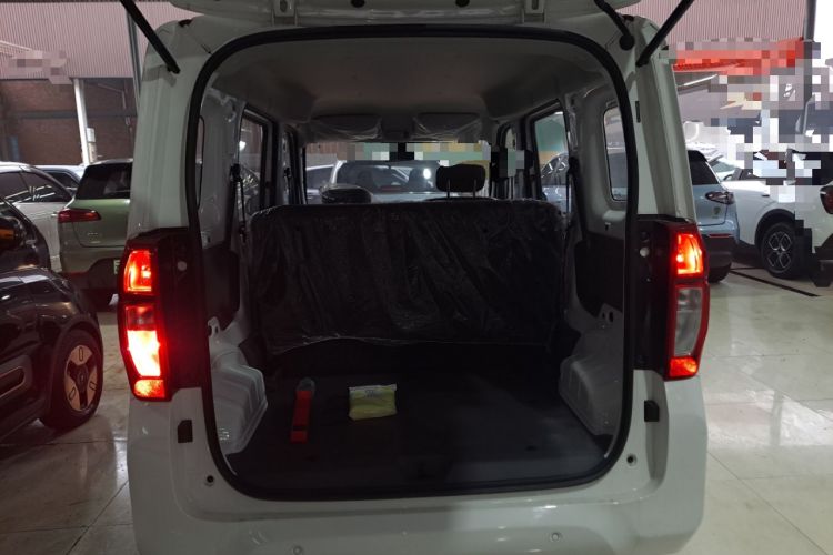 Used Wuling Zhiguang New Energy 2025 Standard Model Trunk
