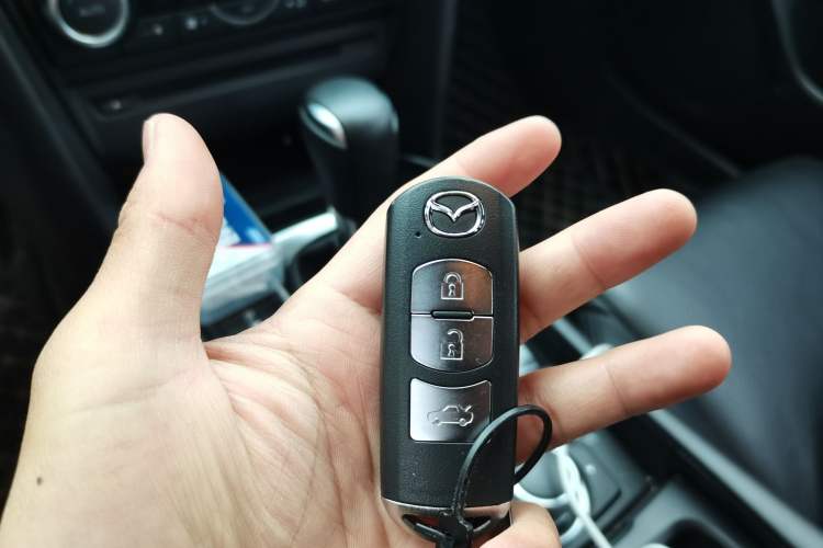 Used Mazda Mazda 3 Axela 2017 Sedan 1.5L Automatic Luxury Model China VI Standard