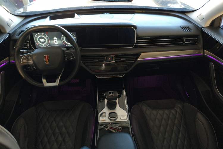 Used Hongqi HS5 2019 2.0T Smart Connect Flagship All-Wheel-Drive Version Center Console