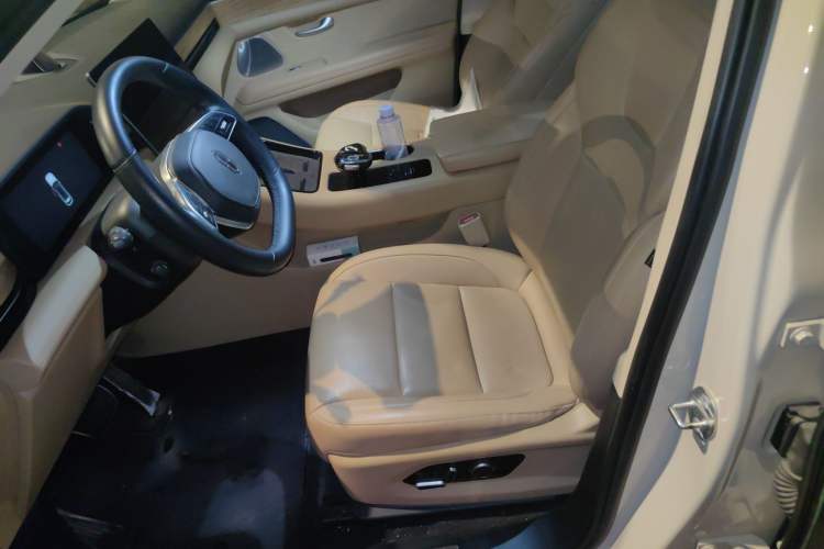 Used Hima AITO M5 2022 Pure Electric Rear-Drive Standard Edition Left Front Seat