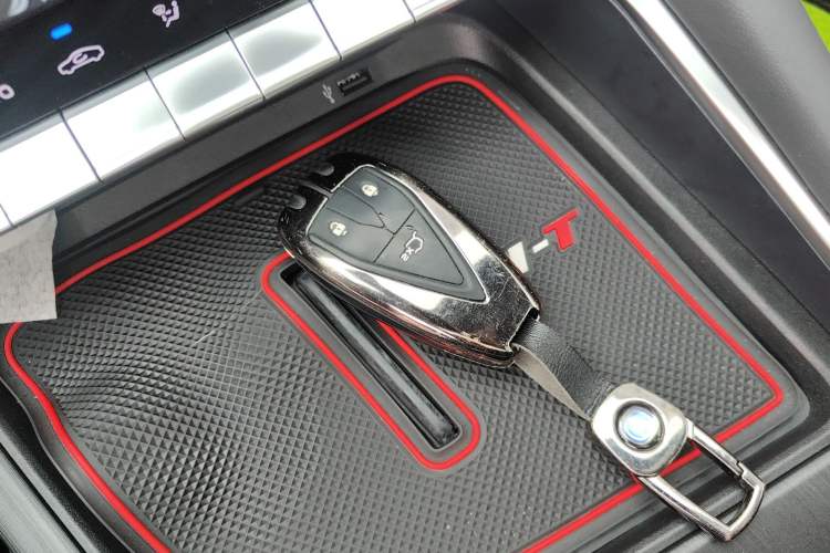 Used CHANGAN UNI-T 2020 1.5T Prestige Version