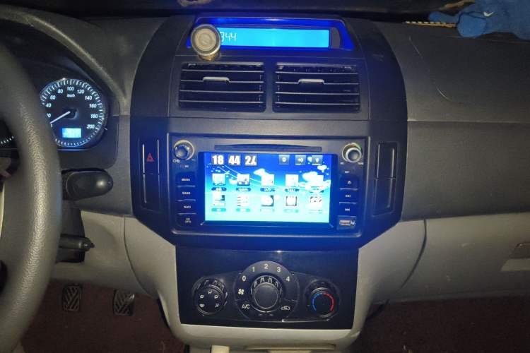 Used BAIC Weiwang M20 2014 1.5L Basic Version DAM15DL Audio And AC Panel