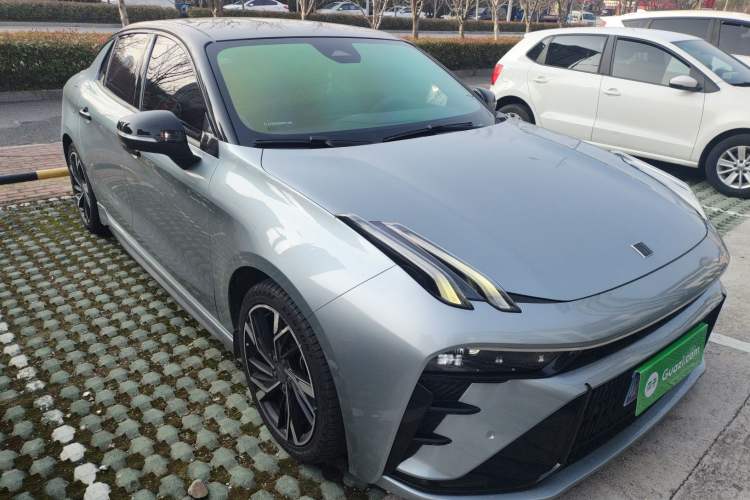 Used Lynk & Co 03 2023 1.5TD DCT JingPro Front Right 45 Deg