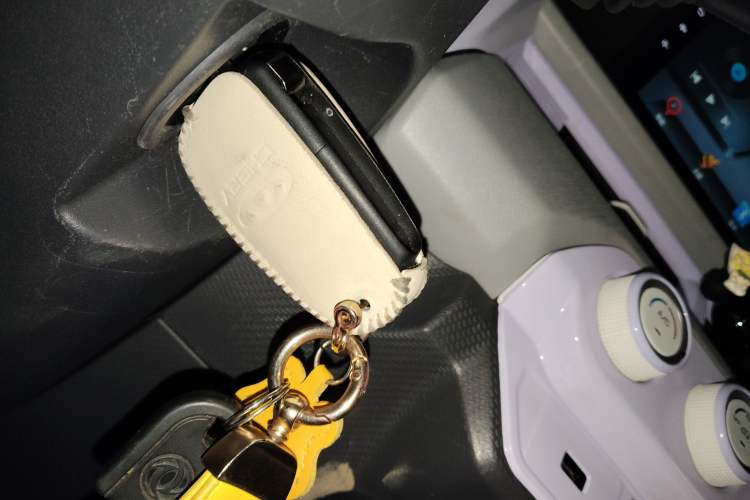 Used Chery QQ Ice Cream 2022 120km Conical Shape Lithium Iron Phosphate