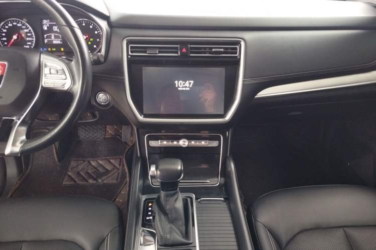 Used Roewe RX8 2019 30T Smart Connectivity Two-Wheel Drive Supreme Flagship Edition
