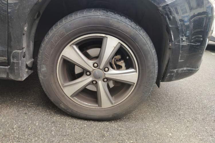 Used Haval H6 2014 Upgraded Model 2.0T Diesel Manual Two-Wheel Drive Urban Version