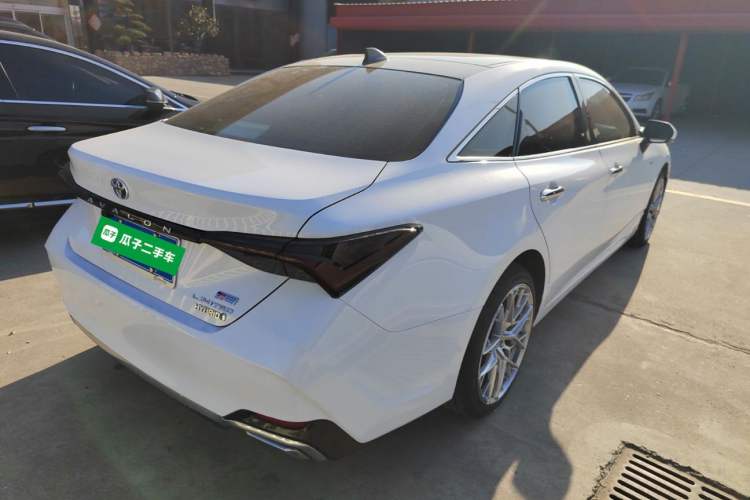 Used Toyota Avalon 2019 Dual-Engine 2.5L Limited Flagship Edition China V Standard Rear Right 45 Deg