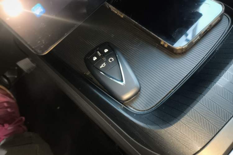 Used CHANGAN Eado PHEV 2025 Smart New Blue Whale 145KM High-Energy Edition
