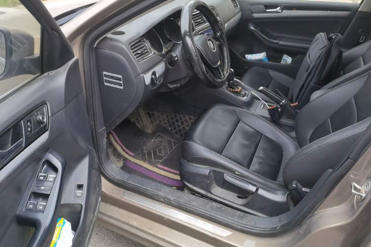 Used Volkswagen Sagitar 2015 1.6L Automatic Comfort Model