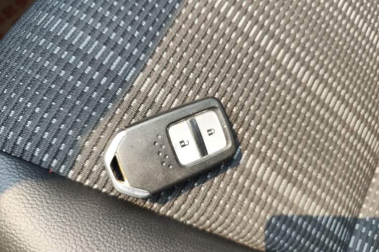 Used Honda Vezel 2017 1.8L CVT Front-Wheel Drive Pioneer Edition Vehicle Key