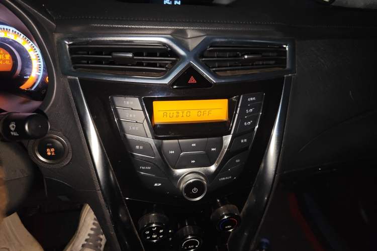 Used BYD F3 2020 1.5L Manual Luxury Edition Audio And AC Panel