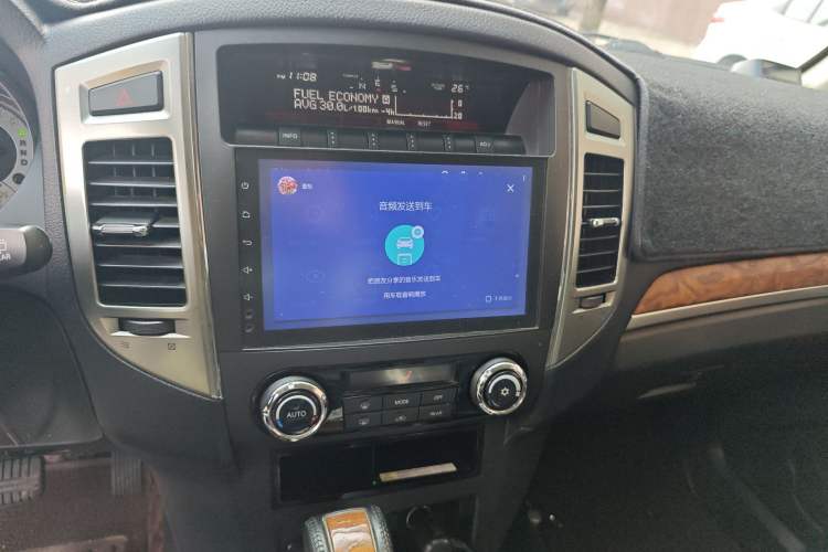Used Mitsubishi Pajero 2019 3.0L Automatic Prestige Edition Audio And AC Panel