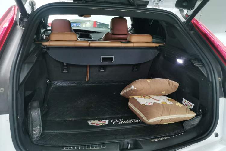 Used Cadillac XT4 2018 28T 4x4 Platinum Edition