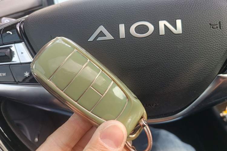 Used AION V 2021 Plus 70 Super Fast Charging Version Ternary Lithium
