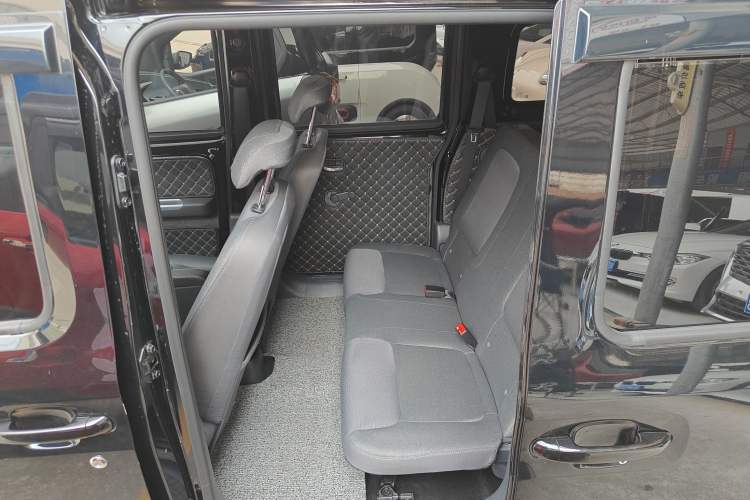 Used Wuling Zhiguang New Energy 2025 Comfort Model Left Rear Seat