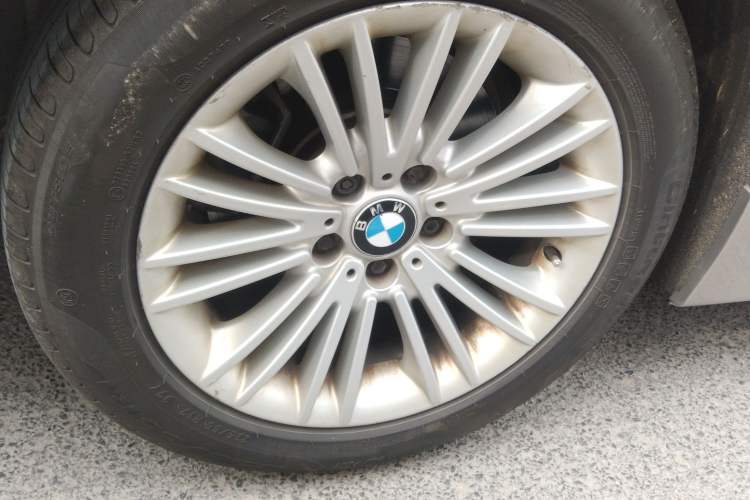 Used BMW 5 Series 2014 525Li Leading Model Right Front Wheel Hub