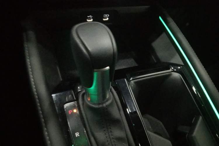 Used Honda Accord 2025 260TURBO Luxury Edition Gear Lever