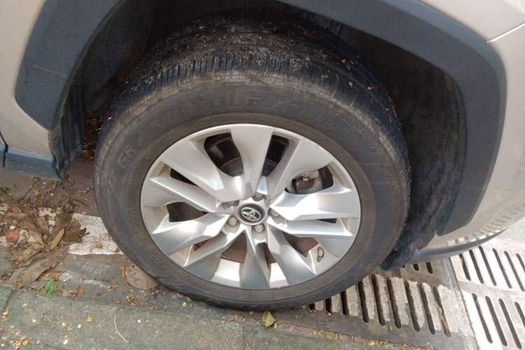 Used Toyota Wildlander 2022 Updated Version 2.0L CVT Two-Wheel Drive Leading Edition
