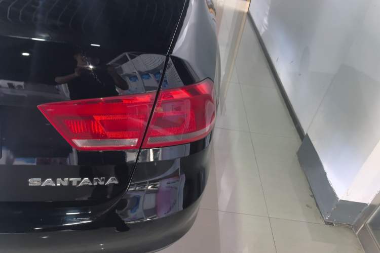 Used Volkswagen Santana 2015 1.4L Manual Fashion Edition Right Rear Taillight