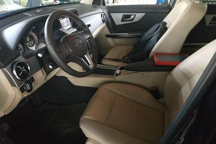 Used Mercedes-Benz GLK-Class 2014 GLK 260 4MATIC Dynamic Model
