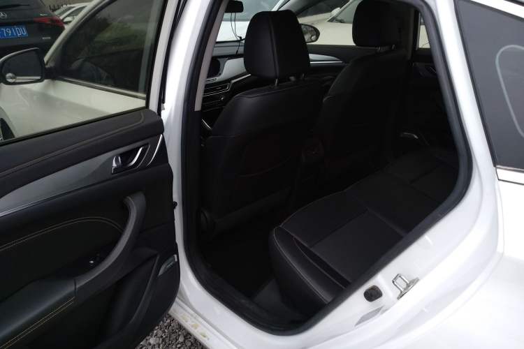 Used Changan Eado 2019 High-Energy Edition 1.6L GDI Manual Pioneer Model China VI Standard
