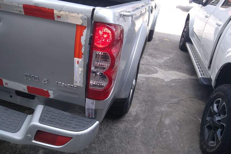 Used Great Wall Wingle 5 2017 2.0T European Version Diesel Two-Wheel Drive Advanced Large Double-Cab GW4D20E